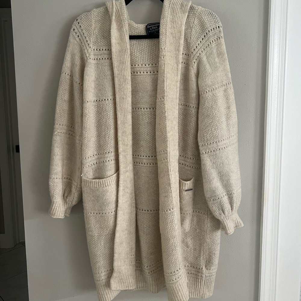 Abercrombie and Fitch, cream hooded oversized sweater, size M